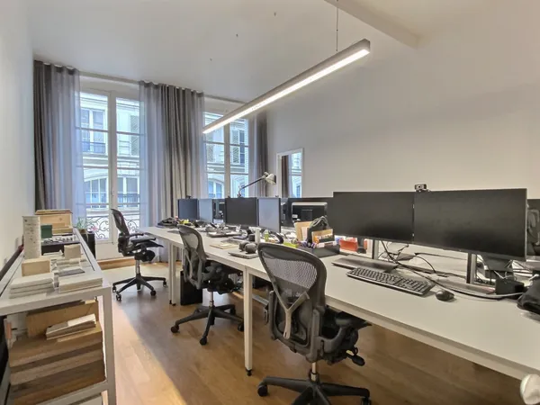 A LOUER - LOCAL PROFESSIONNEL / BUREAUX - 71 M2 - RUE ST MER 