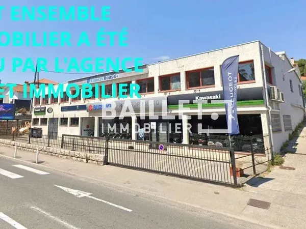 Local commercial 875 m² 