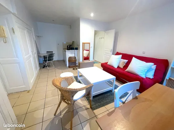 Loue studio meublé, proche du Vieux Tours et de la fac des Tanneurs 