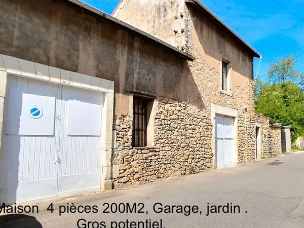 Maison de village, garage plus jardin 