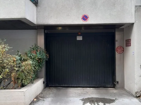 Parking/box PARIS 