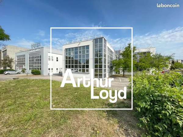 Bureaux 687 m² 