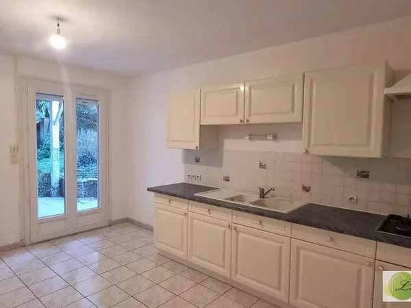 Maison de plain-pied 5 pièces 106 m² 
