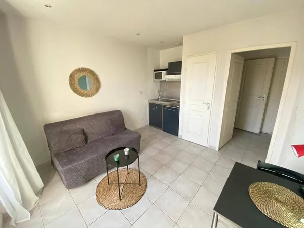 Studio 1 pièce 16 m² 