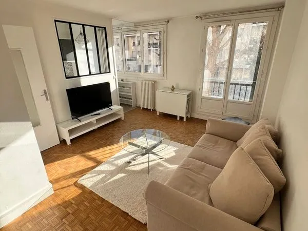🏡 Studio meublé lumineux - Quartier Petit Ivry-sur-Seine 📍 Métro ligne 7 à environ 5 