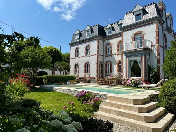 ETABLES SUR MER - PROPRIETE - PLAGE ET COMMERCES A PIED 