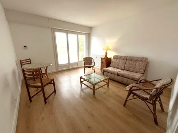 A VENDRE AIX LES BAINS T2 BALCON GARAGE 