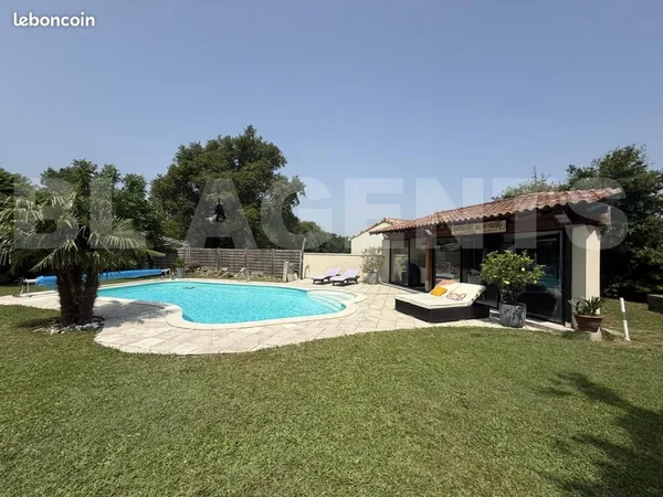 Maison 9 pièces 269 m² 