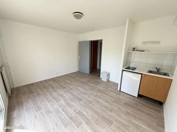 Studio 1 pièce 21 m² 