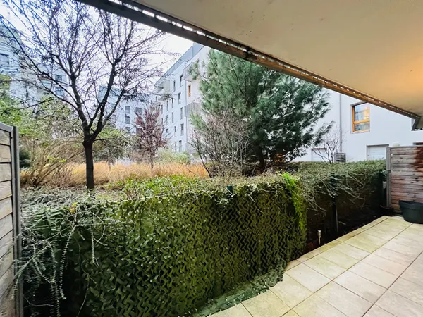 SAINT-DENIS - STUDIO AVEC TERRASSE - 37,58 m² 
