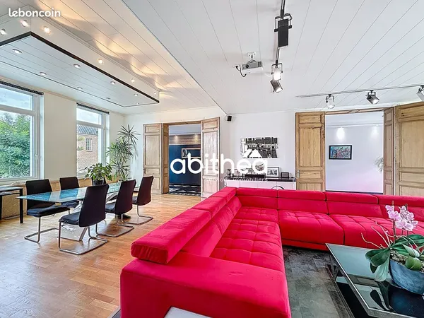 Maison 10 pièces 331 m² 