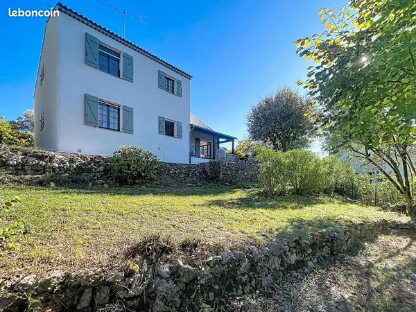 Maison 6 pièces 145 m² 