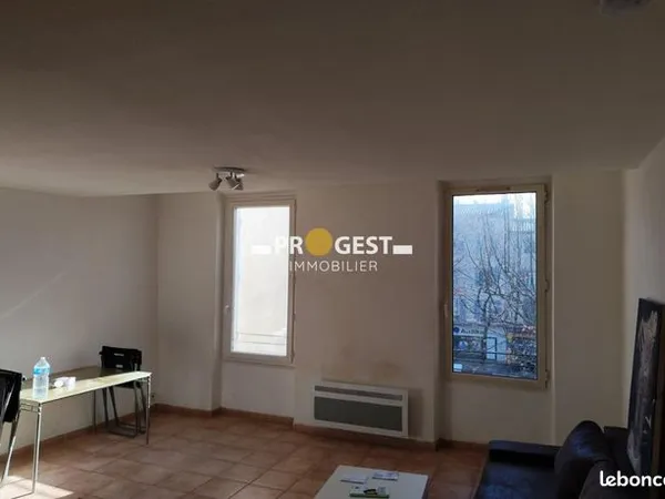 Studio 1 pièce 28 m² 