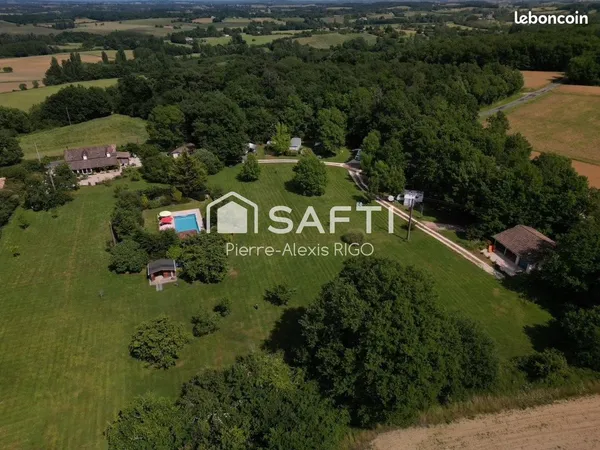 Propriété 6 pièces 185 m² 