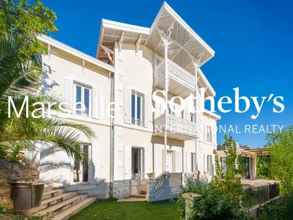 Marseille 7ème, Roucas Blanc - Maison bourgeoise vue mer 