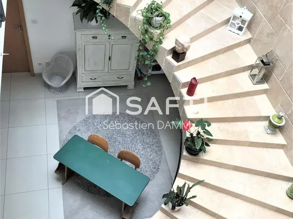 Belle Maison 11 pièces de 251 m² 