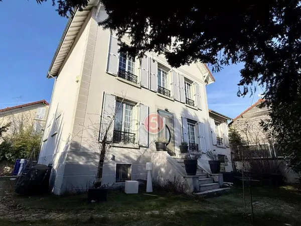 Maison 10 pièces 230 m² 