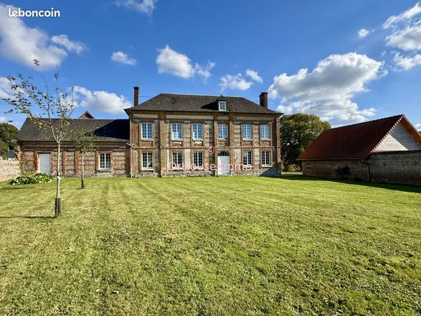 Propriété 7 pièces 233 m² 
