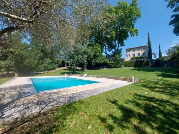Référence : 6279-NGU - Bastide XIX éme avec 2 maisons d'amis 