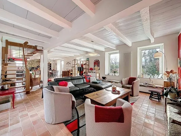 Maison 6 pièces 319 m² 