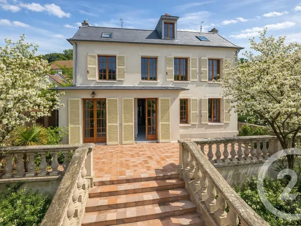 Maison 8 pièces 231 m² 