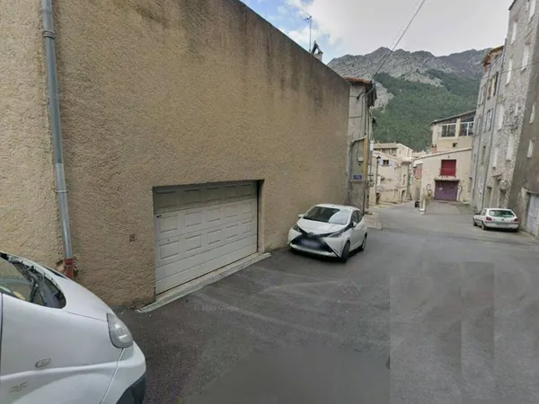 Parking 13 m² 