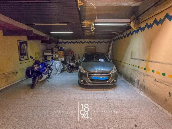 Boutique 1 pièce 88 m² 