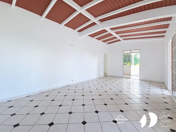 Appartement F3 + 2 pièces - Conodor Sainte-Rose 