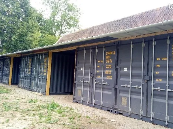 Des boxes / containers / garde meubles individuels pour tout stocker