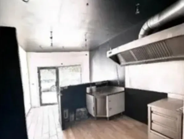 A saisir Location Local Commercial Toutes activités Possibles Idéal Coiffeur car déjà aménagé 