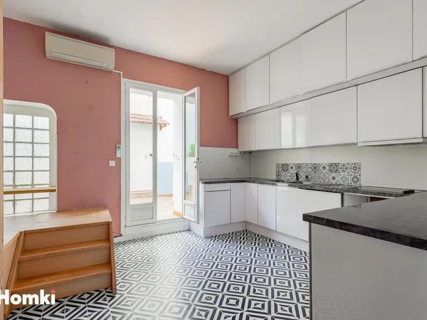 Maison de ville + studio independant 