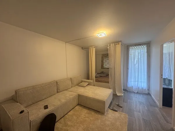 Grand studio de 35 m² 
