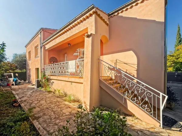 Maison récente de 6 pièces à Nyons avec jardin 
