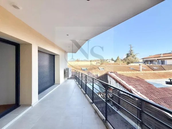 AIX-EN-PROVENCE / APPARTEMENT RÉNOVÉ AVRC TERRASSE - CENTRE-VILL 