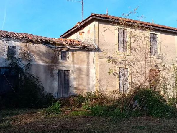 Propriété 7 pièces 193 m² 