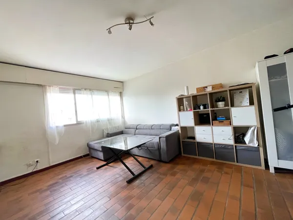 À VENDRE Studio en plein centre-ville du Lavandou 