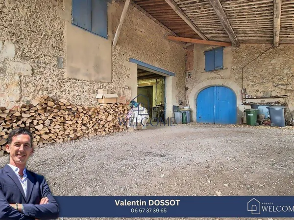 Entrepôt 528 m² 