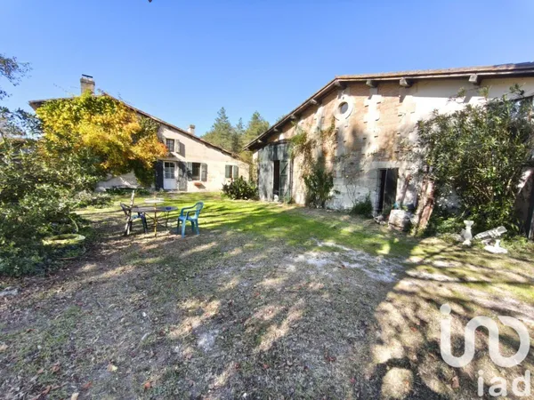 Maison 8 pièces 240 m² 