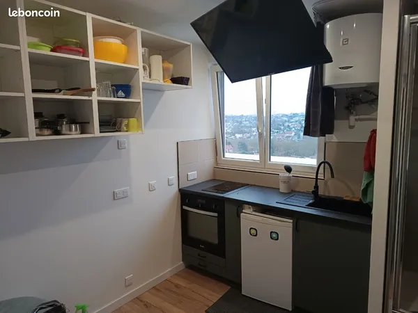 Studio / logement étudiant meublé 9m2 - refait à neuf 