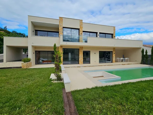 Maison D'Architecte de 2022 unique dans notre région à Peyri 