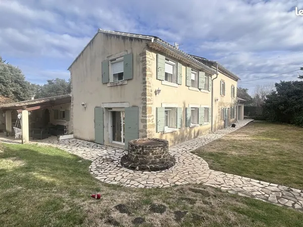 Mas 7 pièces 280 m² 