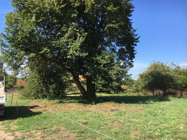 Terrain 700 m² 