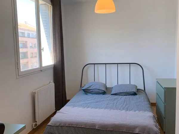 Chambre en colocation etudiante gratte-ciel 