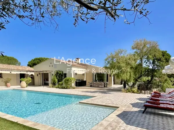 REF 445 : MAS AUTHENTIQUE AVEC VUE MER AU COEUR DES VIGNES 