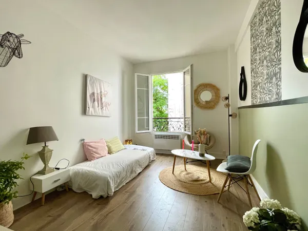 VEND STUDIO Paris VII 