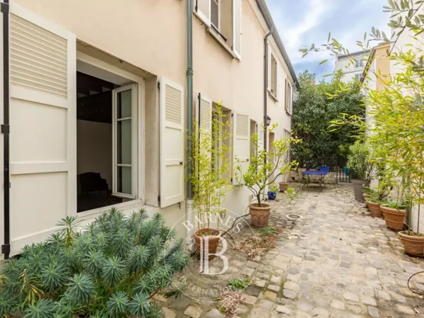 BOULOGNE NORD - MAISON DE CACHET DANS UNE VOIE PRIVEE 