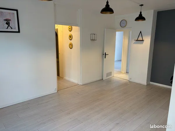 T3-T4 refait 70m2 Oullins - Salon, Séjour, 2 CH, WC, SDB, Cellier, Placards + Cave + Balcon 199 900 