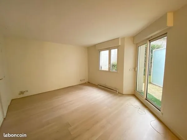 Studio 1 pièce 29 m² 
