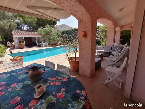 Maison 7 pièces 328 m² 