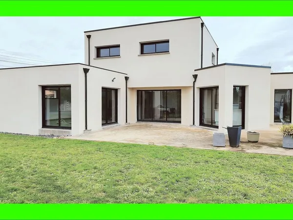 Maison contemporaine 7 pièces 